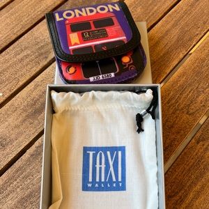 The taxi wallet by Alicia Klein